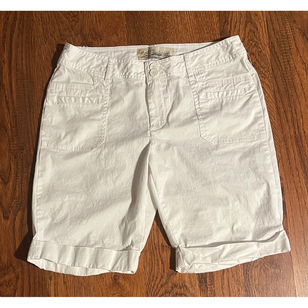 IQ Authentic Brand Womens White Bermuda Shorts Cuffed Cotton Stretch Size 6